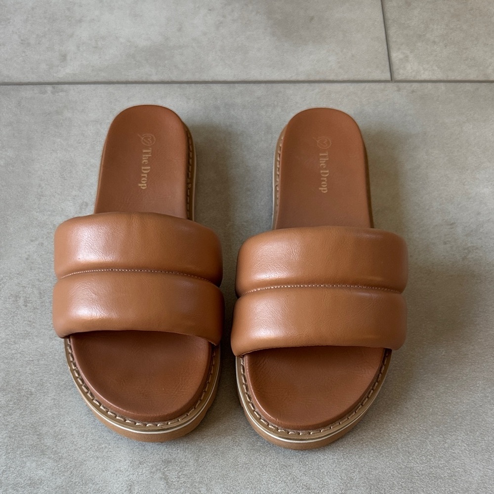 The Drop Tan Leather Slide Sandals